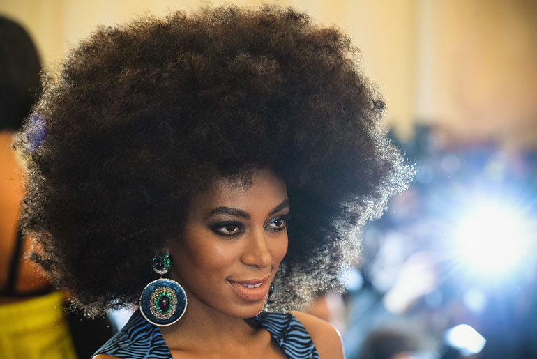 How To Moisturize Your Afro Like A Pro