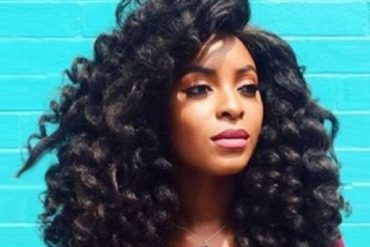 The Right Way To Brush Your Curly Hair